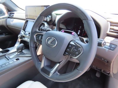 صورة مصغرة 47 لـ 2025 Lexus LX