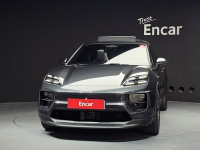 PORSCHE MACAN - 2