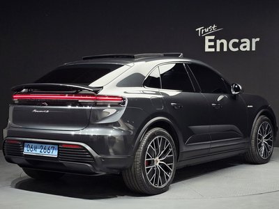 PORSCHE MACAN - 3
