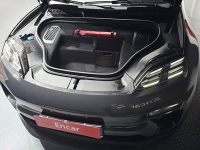 PORSCHE MACAN - 7