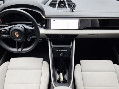 PORSCHE MACAN - 5