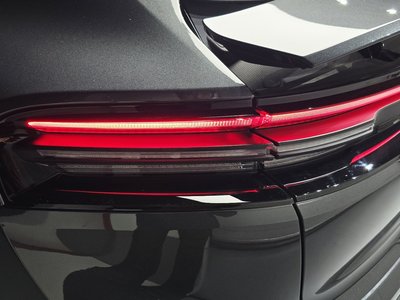 PORSCHE MACAN - 10