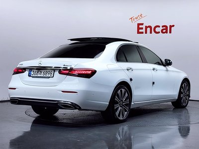 MERCEDES-BENZ E-CLASS - 2
