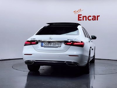 MERCEDES-BENZ E-CLASS - 4
