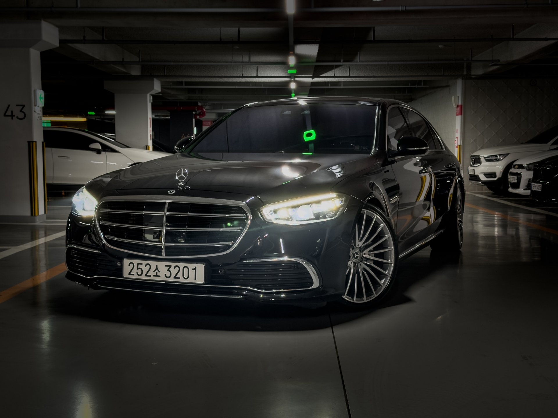 MERCEDES-BENZ S-CLASS - View 1