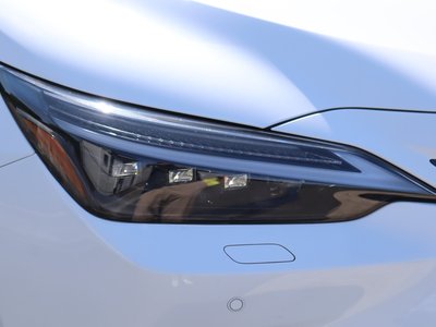 2025 Lexus NX — миниатюра 23