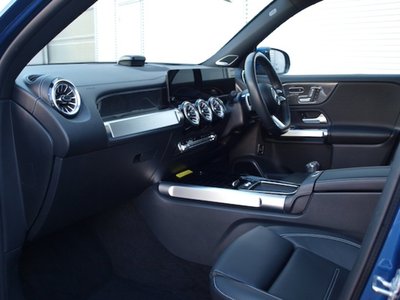 MERCEDES-BENZ GLB - 8