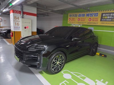 PORSCHE CAYENNE - 1