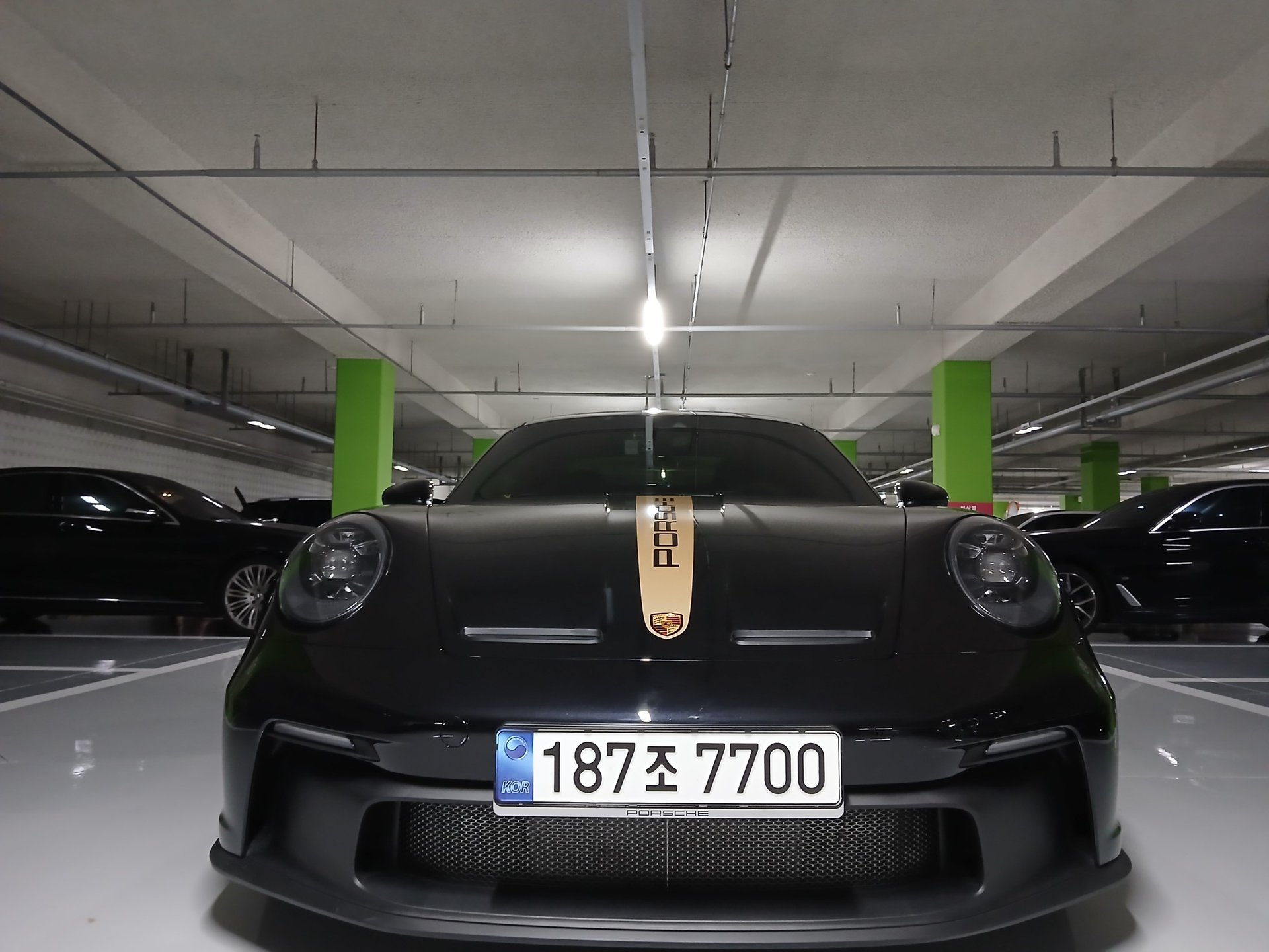 PORSCHE 911 - View 1