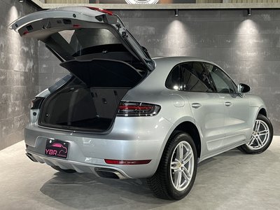 2019 Porsche MACAN photo 9