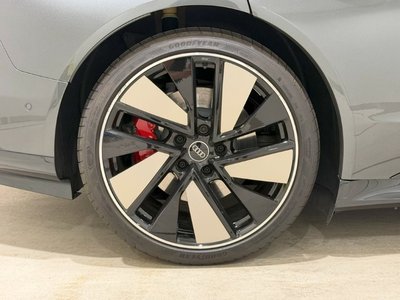 AUDI E-TRON GT - 10