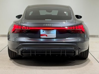 AUDI E-TRON GT - 5