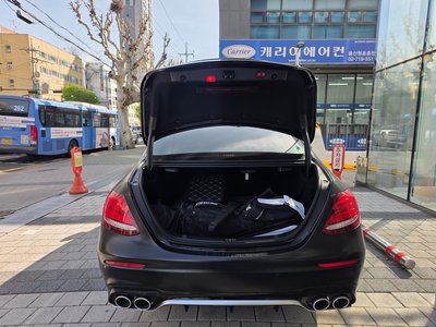 MERCEDES-BENZ E-CLASS - 8