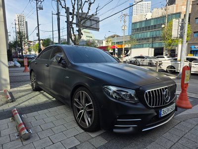 MERCEDES-BENZ E-CLASS - 4