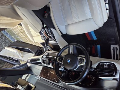2022 BMW 5 SERIES — фото 7