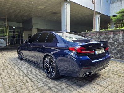 2022 BMW 5 SERIES — фото 3