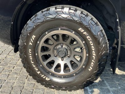 TOYOTA LAND CRUISER PRADO - 8