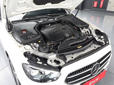 MERCEDES-BENZ E-CLASS - 7