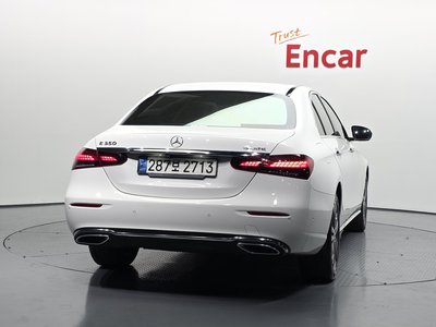 MERCEDES-BENZ E-CLASS - 4