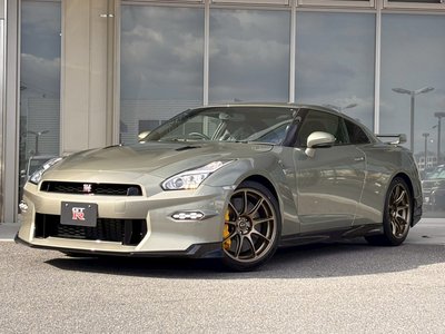NISSAN GT-R - 1