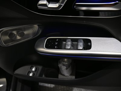 2025 Mercedes-BENZ GLC thumbnail 33