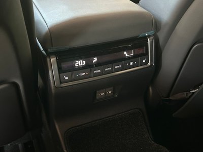 صورة مصغرة 37 لـ 2025 Lexus GX