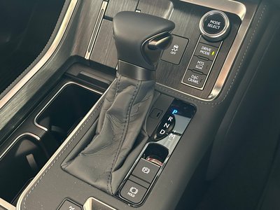صورة مصغرة 15 لـ 2025 Lexus GX