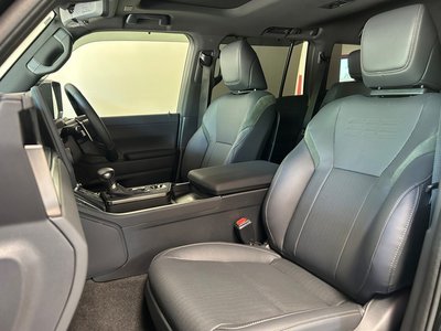 صورة 8 لـ 2025 Lexus GX