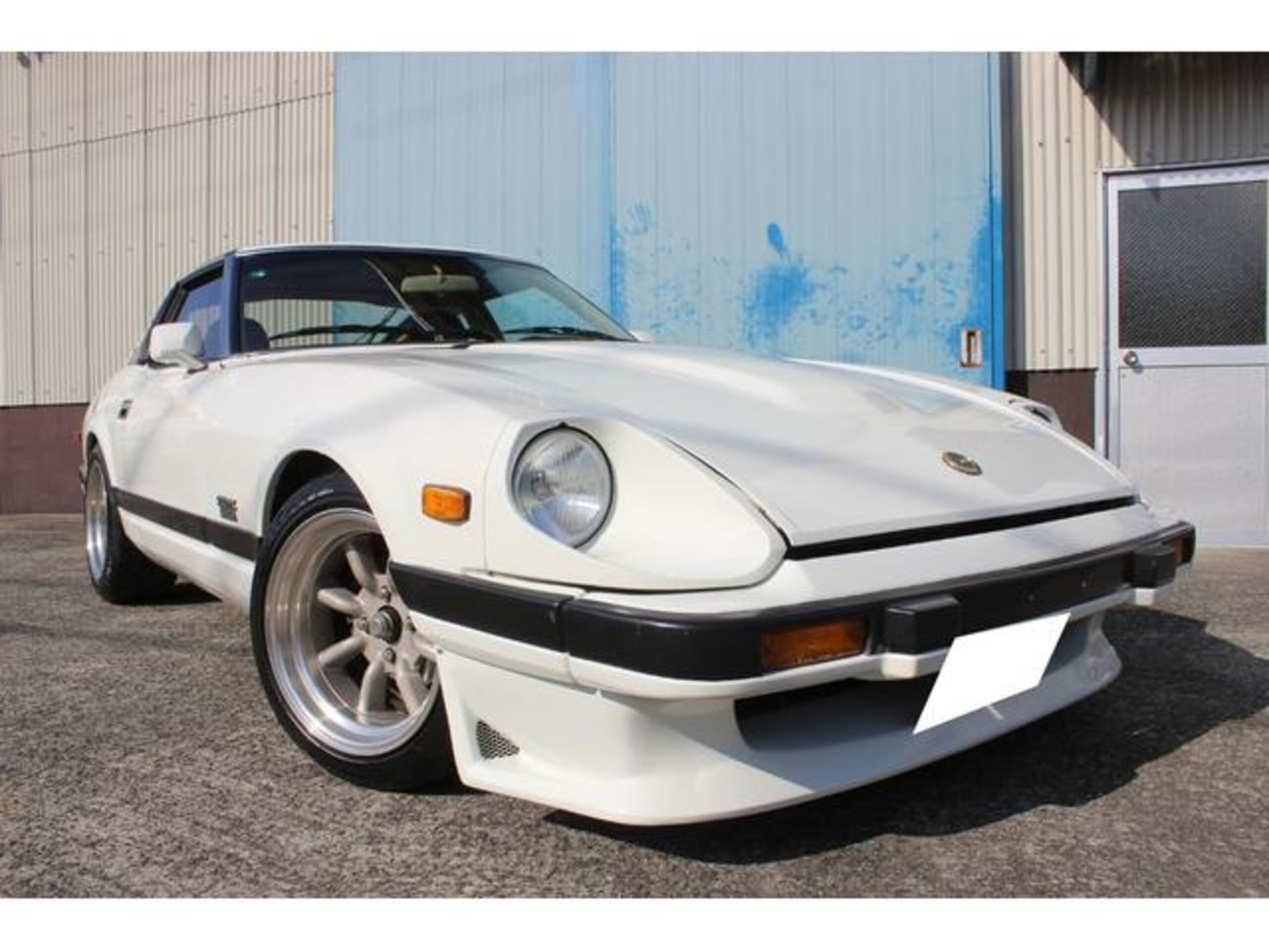 NISSAN FAIRLADY - View 1