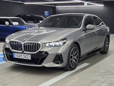 BMW 5 SERIES - 1