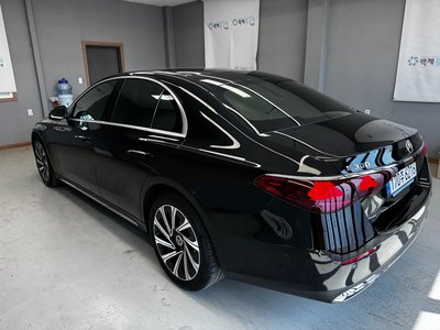 MERCEDES-BENZ E-CLASS - 4