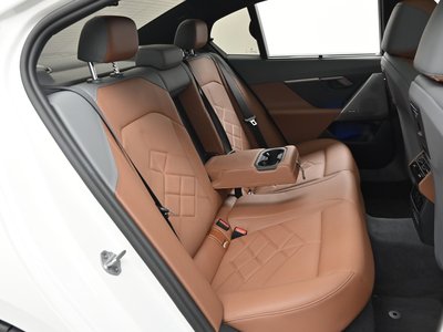 2026 BMW 5 SERIES 缩略图 12