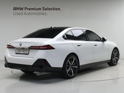 2026 BMW 5 SERIES 照片 3