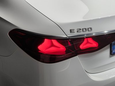 صورة 10 لـ 2026 Mercedes-BENZ E-CLASS