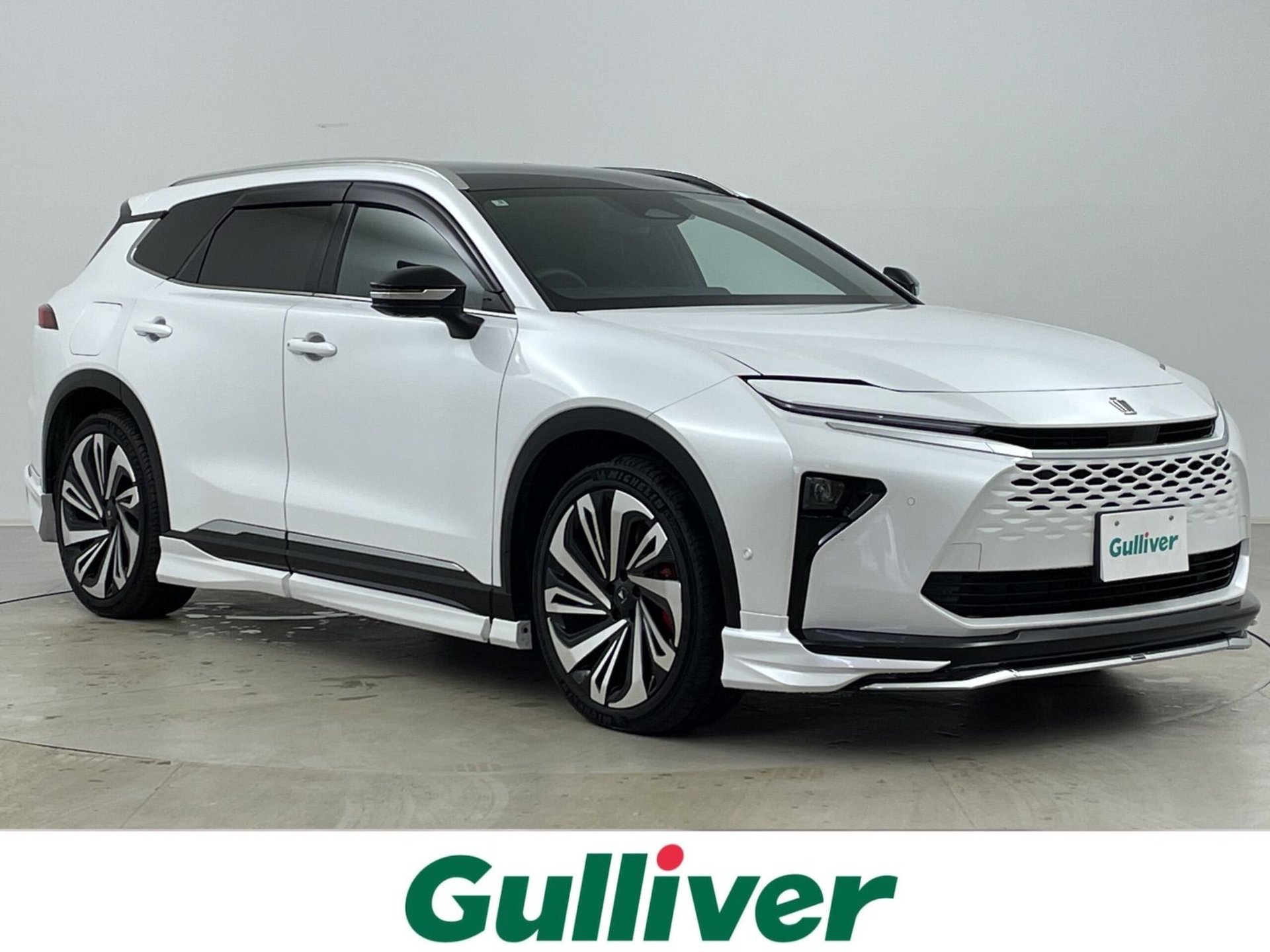 TOYOTA CROWN ESTATE - View 1