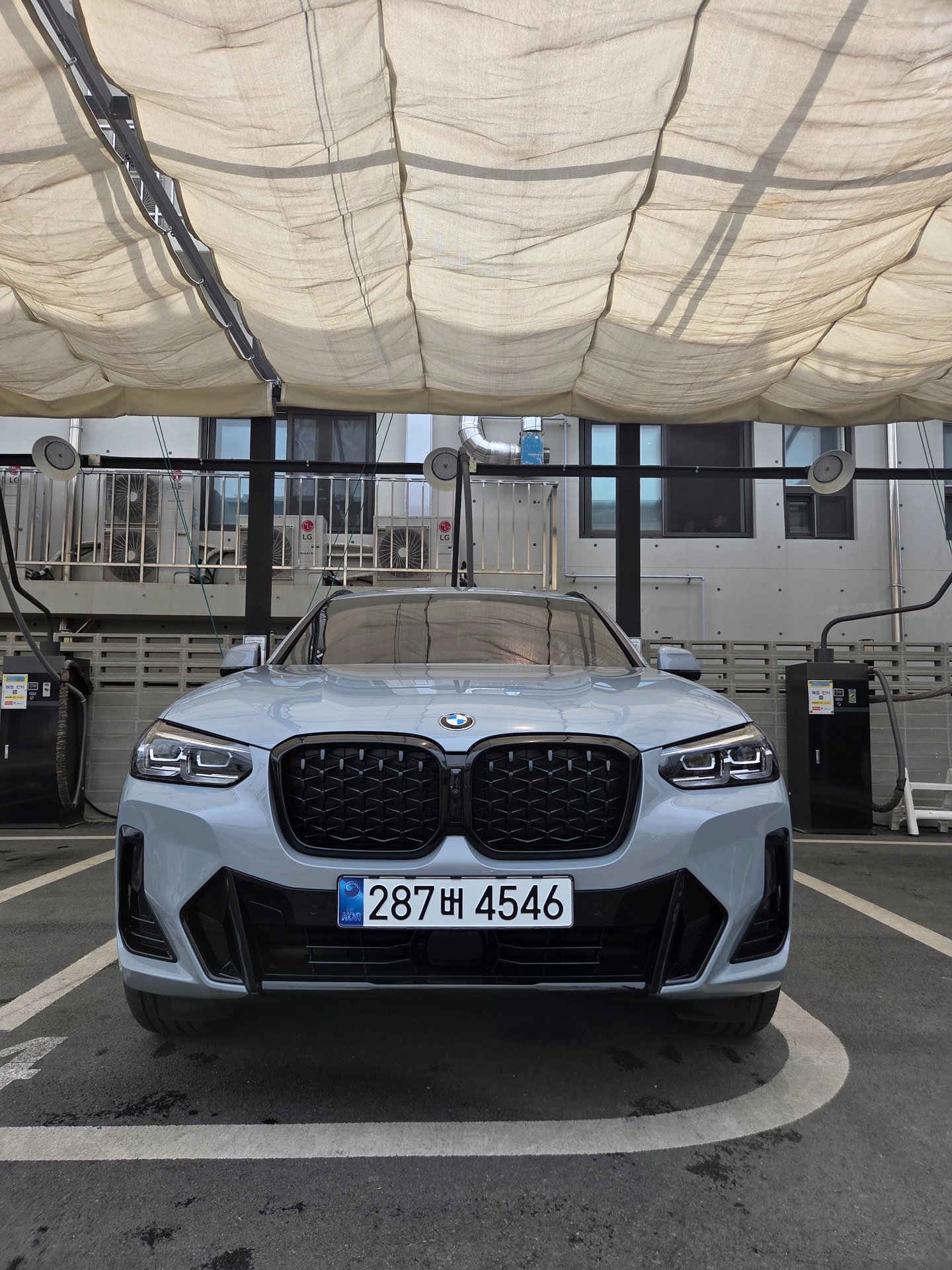 BMW X4 - View 1