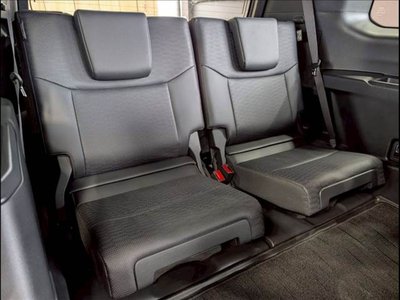 TOYOTA LAND CRUISER 250 - 7