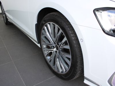 AUDI A8 - 8