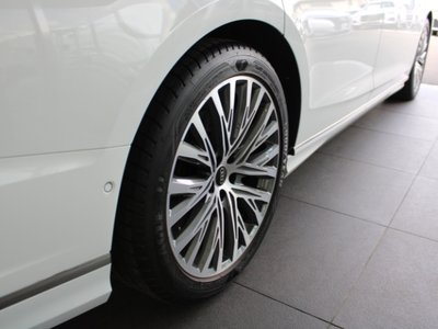 AUDI A8 - 10