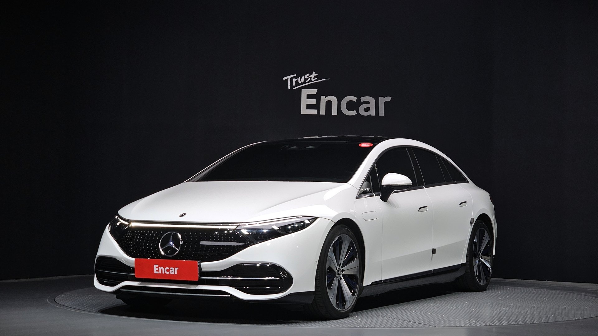 MERCEDES-BENZ EQS - View 1