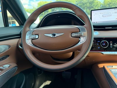 2023 Genesis GV70 — миниатюра 11