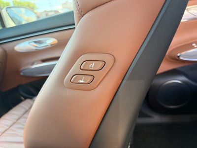 2023 Genesis GV70 — миниатюра 15