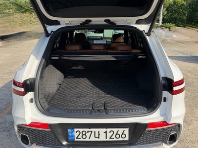 2023 Genesis GV70 — миниатюра 17