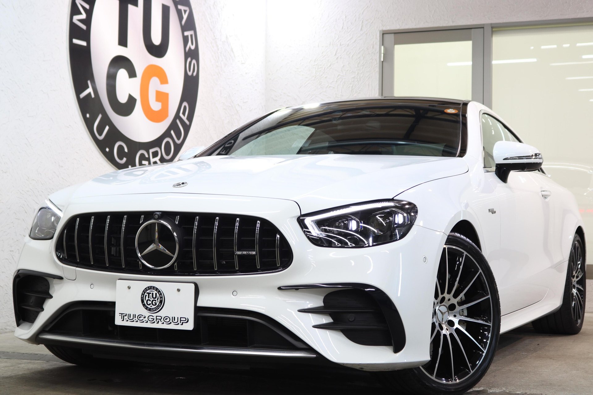 MERCEDES-BENZ E-CLASS COUPE AMG - View 1