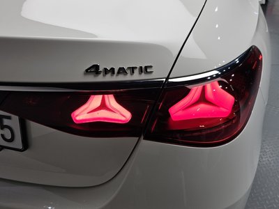 MERCEDES-BENZ E-CLASS - 10