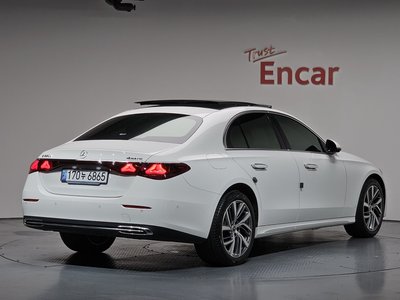 MERCEDES-BENZ E-CLASS - 2