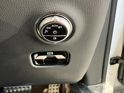 MERCEDES-BENZ GLC - 10