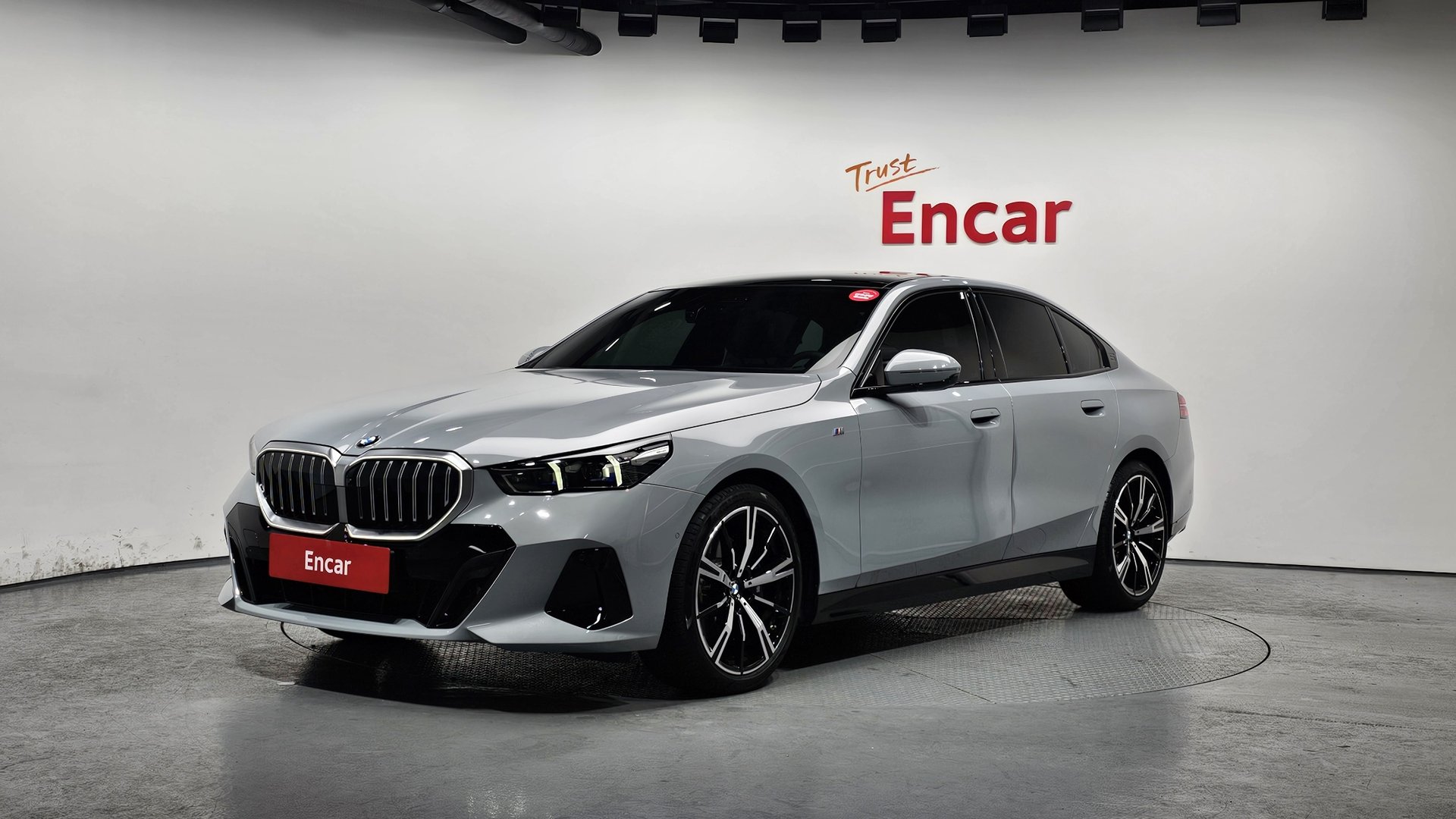 BMW 5 SERIES - View 1