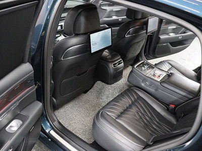 2022 Genesis G90 (RS4) — миниатюра 12