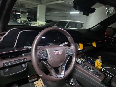 CADILLAC ESCALADE 5TH GENERATION - 1